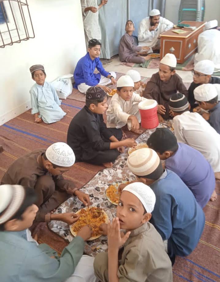 Madarsa zarrar bin azwar logo