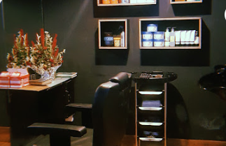 Mees-Makeup-Studio.