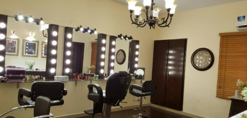Maryam-Beauty-Saloon