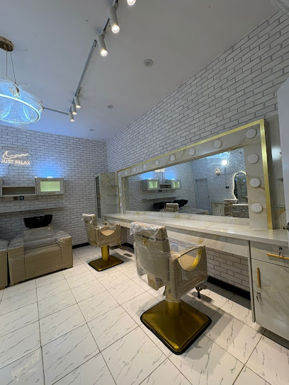 Cosmos- Beauty- Complex -& -Salon